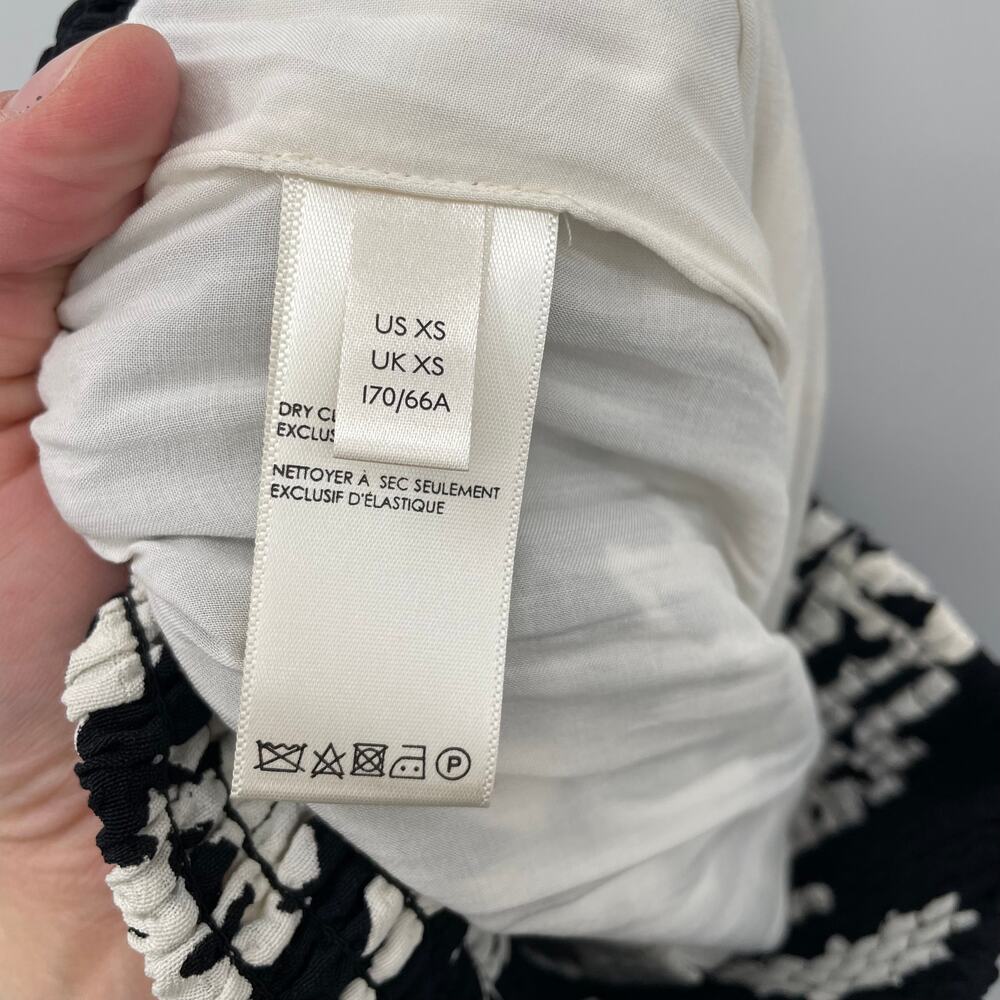 ANTHROPOLOGIE Aniya Black & White Balloon Joggers  // XS - Picture 8 of 9